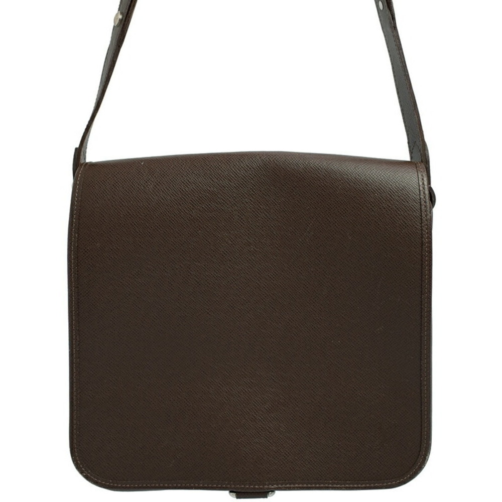 Louis Vuitton Taiga Shoulder Bag rei